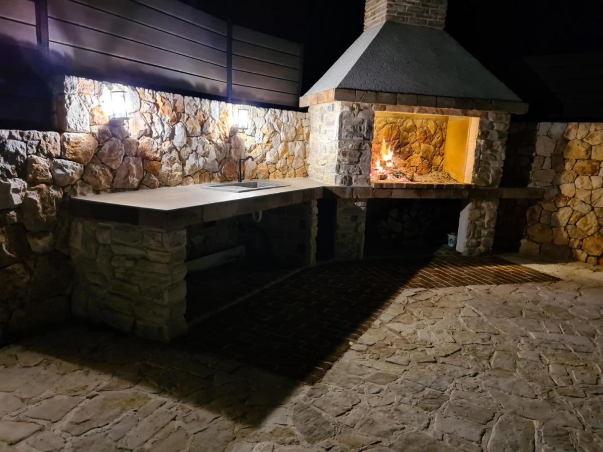 Villa Lulu Kamena Villa S Maslinikom Otok Krk Dobrinj Selo Gostinjac Krk Town Exteriér fotografie