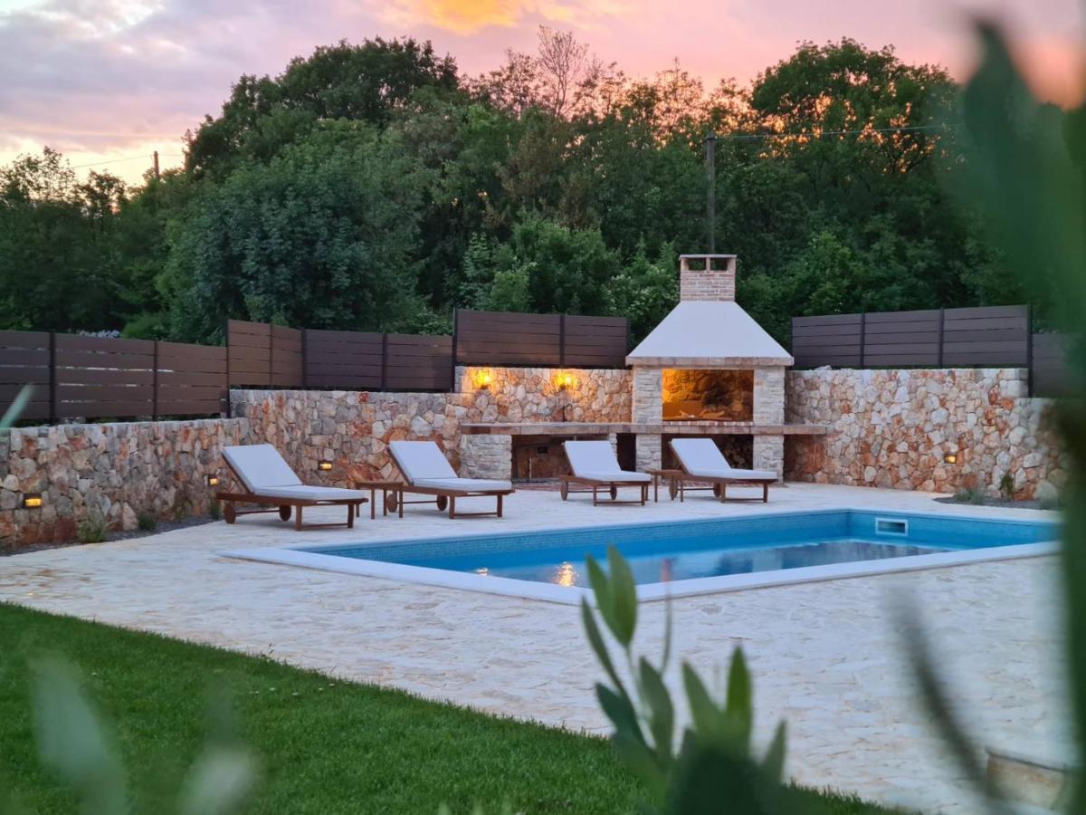Villa Lulu Kamena Villa S Maslinikom Otok Krk Dobrinj Selo Gostinjac Krk Town Exteriér fotografie