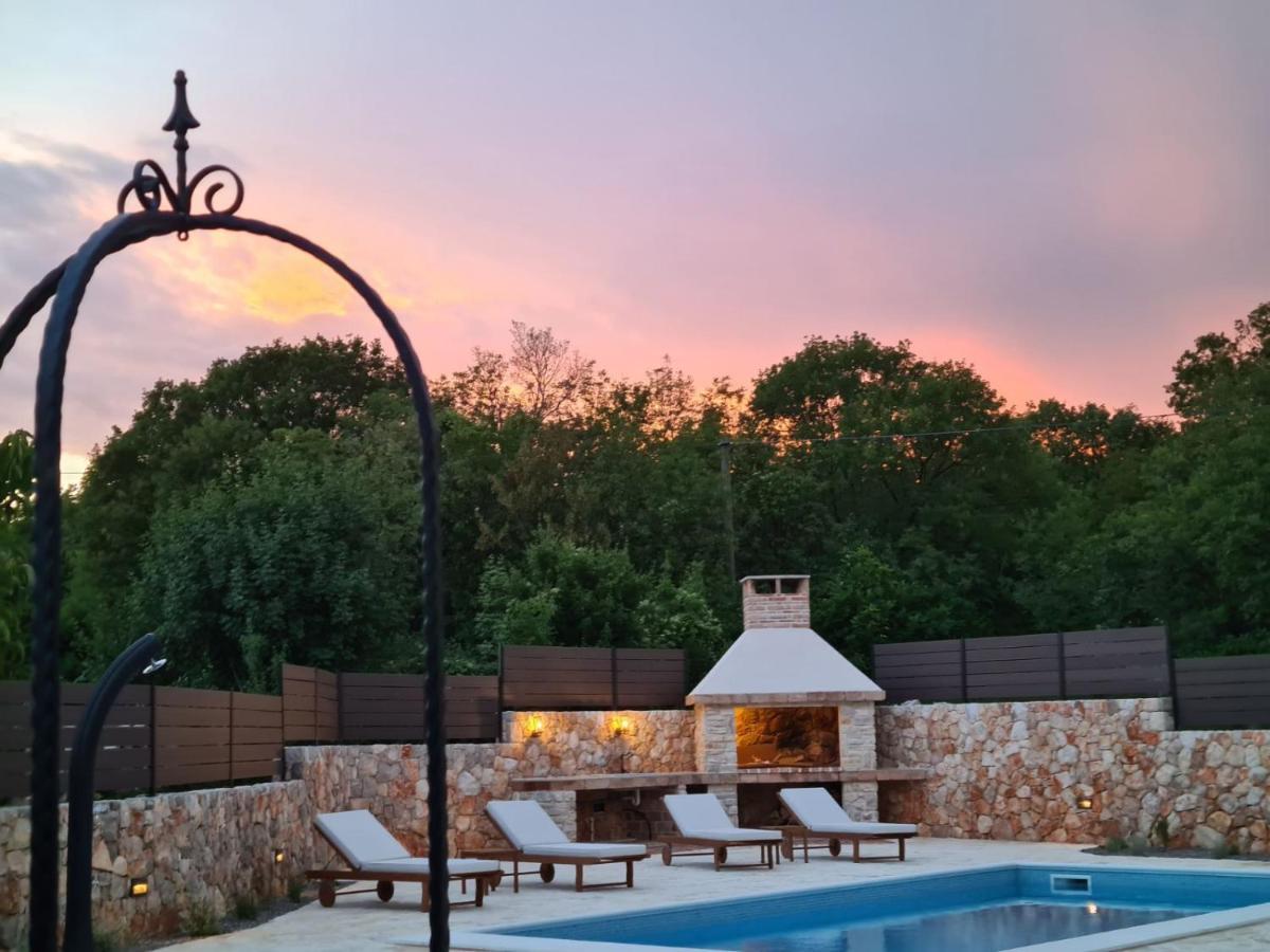 Villa Lulu Kamena Villa S Maslinikom Otok Krk Dobrinj Selo Gostinjac Krk Town Exteriér fotografie