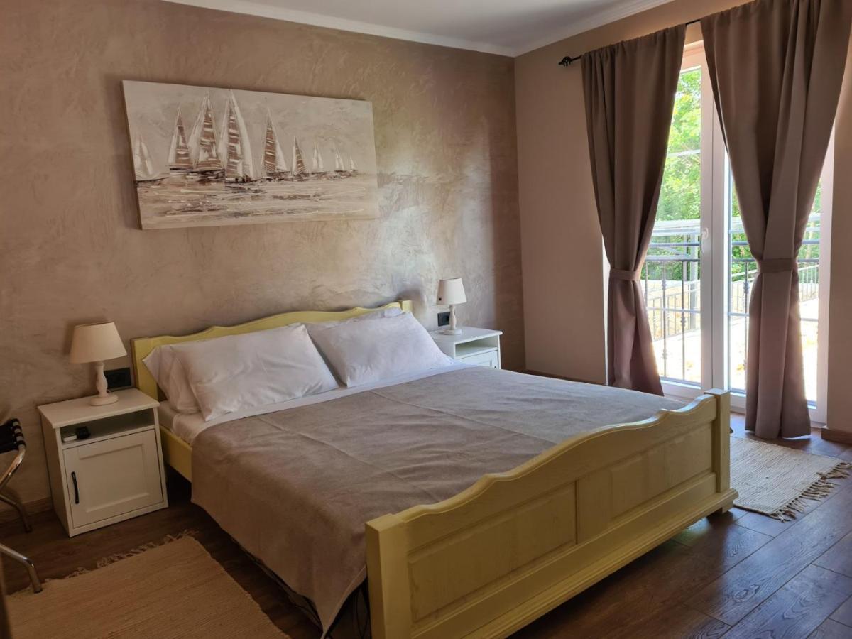 Villa Lulu Kamena Villa S Maslinikom Otok Krk Dobrinj Selo Gostinjac Krk Town Exteriér fotografie