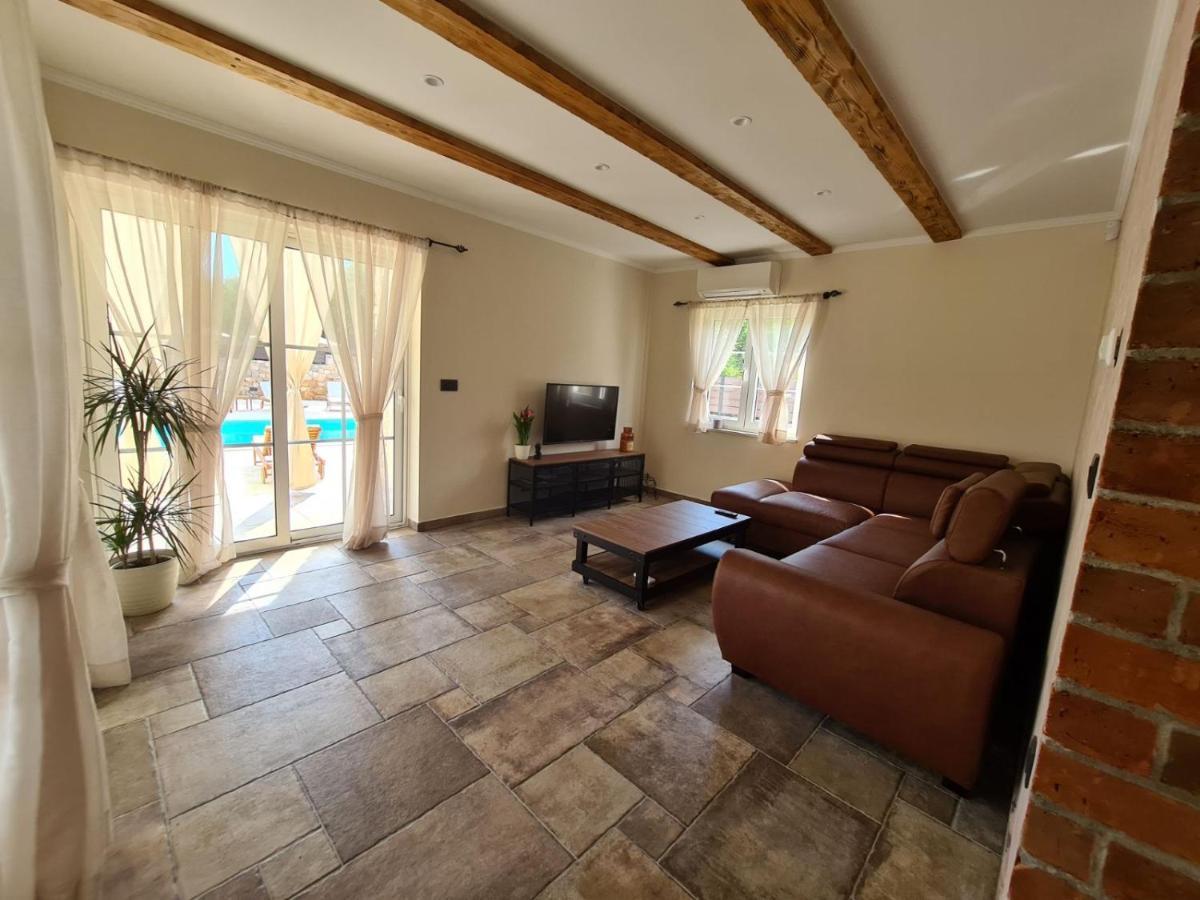 Villa Lulu Kamena Villa S Maslinikom Otok Krk Dobrinj Selo Gostinjac Krk Town Exteriér fotografie