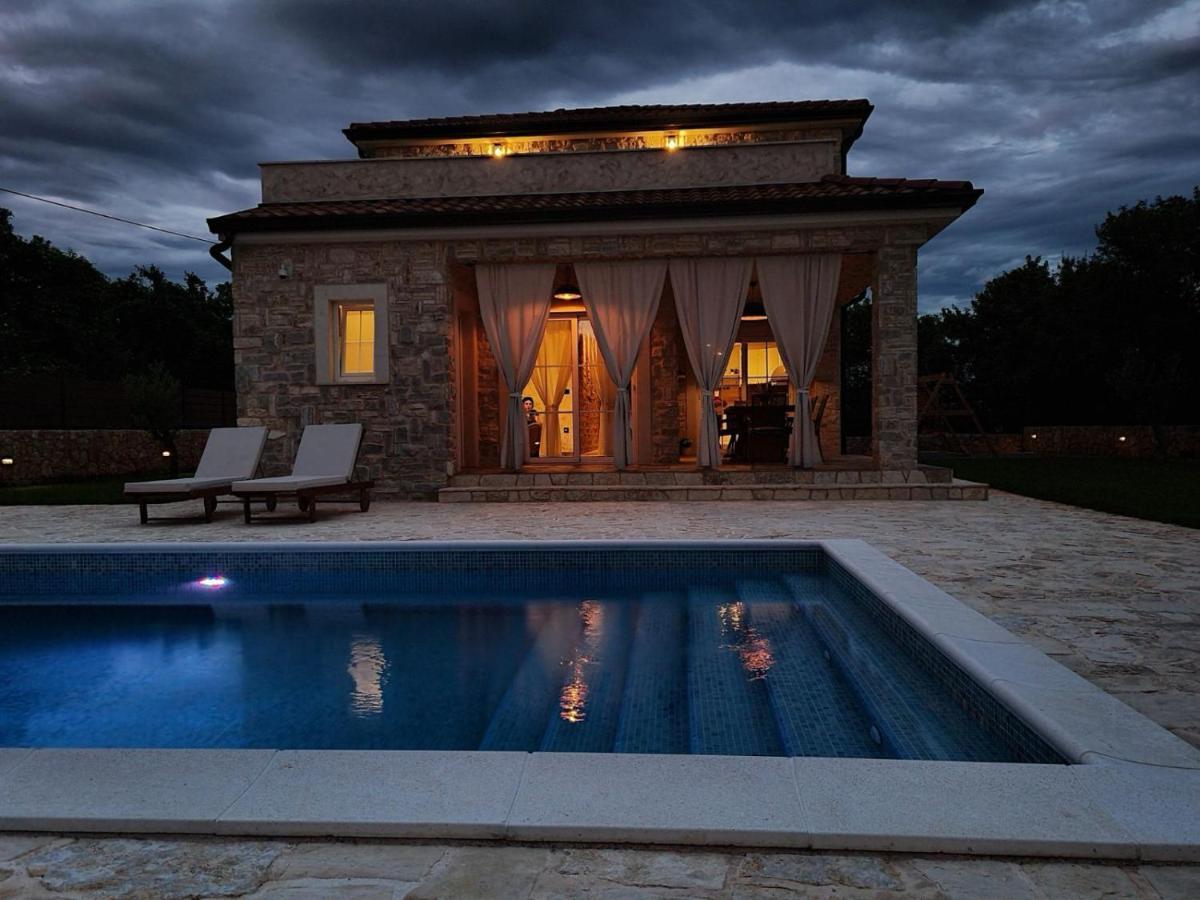 Villa Lulu Kamena Villa S Maslinikom Otok Krk Dobrinj Selo Gostinjac Krk Town Exteriér fotografie